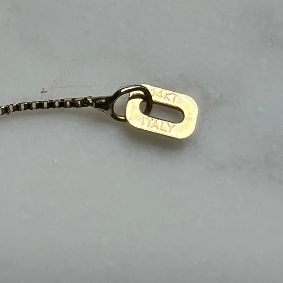 Elegant Gold Necklace - Picture 3 of 3